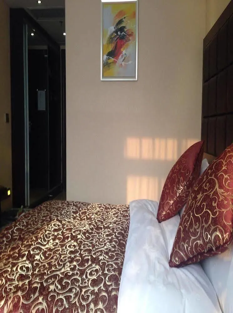 Rebecca Hotel زينجزو الصين